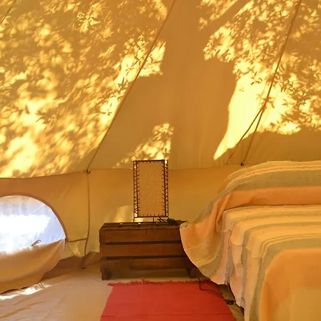Accampamento Rurale Macaria فندق أليستي